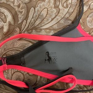 Jolyn Tomcat Top Block colored